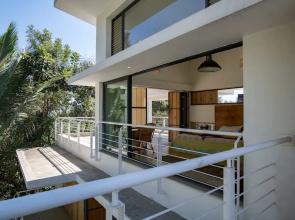 Davey's Townhouse by Vista Rooms