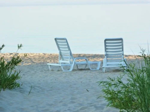 Glidden Lodge Beach Resort