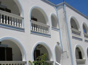 Finikas Santorini