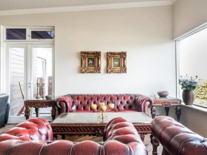 ICELAND SJF Villa , Hot tub & Outdoor Sauna Amazing Mountains View - 15 min to downtown