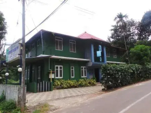 Ceepee's Holiday Inn