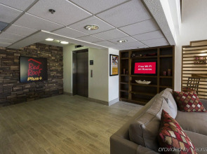 Red Roof Inn PLUS+ Houston - Energy Corridor