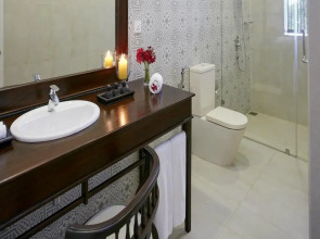 Ekho Lake House Polonnaruwa