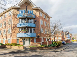 Modern 2-bed Flat Sleeps 4 Near City Centre and Utilita Arena