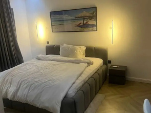 Joyzy Haven Luxury Service Apartment