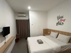 Behomy Maxley Lippo Karawaci