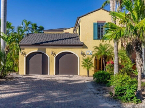 Villa Del Mar 5 Bedroom Home by RedAwning