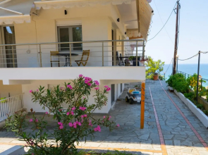 Zoe Seaview Apartment by Rentals Pro