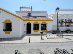 Renovated townhouse San Roque 85