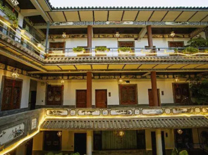 Weidu Haiyunju Inn