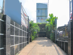 Airy Cihaurgeulis Surapati 235 Bandung