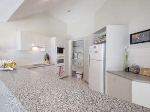 Thurlow Avenue 28, 'Ripple Cove'