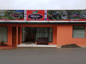 Moras Place B&B - Hostel