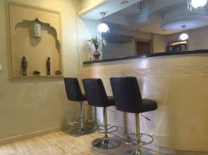 2 Bed Flat - Sleeps 6 - Hottub - Parking - Wifi