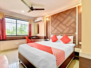 OYO 72106 Hotel Star Ldh