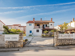 Apartments Casa Cerin