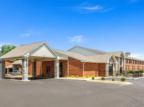 Clarion Pointe on the lake Clarksville-South Hill West