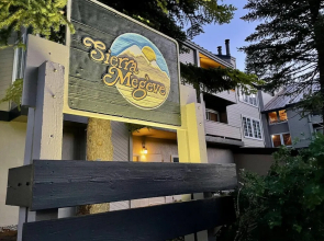 Slopeside Deluxe 2 Bedroom Condo with Free Parking, Spa, Free Gondola (Sierra Megeve 25) by RedAwning