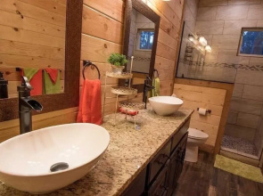 Stars On The Water Lodge - 4 Br Cabin