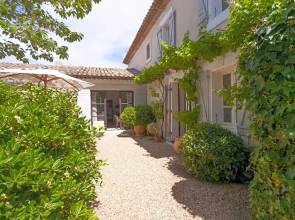 Villa Les Beaumettes Not Far From Gordes