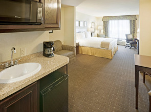 Holiday Inn Express & Suites Eagle Pass by IHG