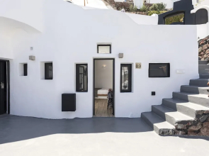 Pearl of Caldera Oia Boutique Hotel