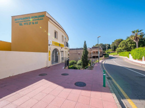 Apartaments AR Monjardí