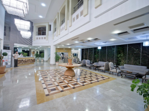 Trendy Palm Beach (Adults Only, 16+)