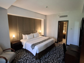 Grand Royal Denai Hotel