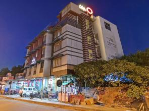 OYO Townhouse 415 Hotel Cosmos