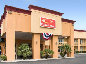 Econo Lodge Savannah Gateway I-95