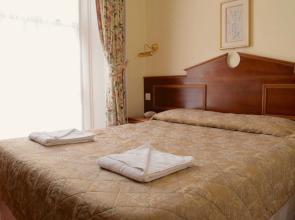 Pembridge Palace Hotel