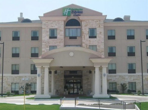 Holiday Inn Express & Suites Del Rio by IHG