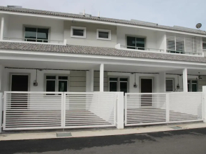 Bricks Terrace House 4R 3BR (Near to Night Market)