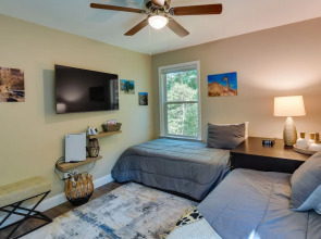 Charming Pendleton Retreat ~ 5 Mi to Clemson!