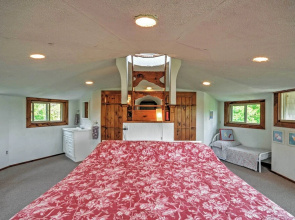 'dragonwood Castle' on Waterfront w/ Stunning View