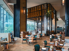 Renaissance Hong Kong Harbour View Hotel