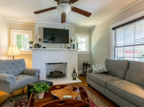 Roomy 5BR Bungalow w Backyard Close to Downtown