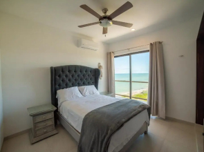 BEACHFRONT 3BR Penthouse, Private Jacuzzi, Private Rooftop, Gym, Kids'Club