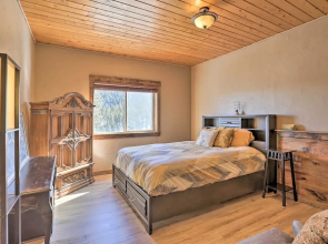 Cozy Bailey Cabin w/ Sweeping Mountain Views!