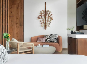 Kimpton Grand Roatan Resort And Spa by IHG