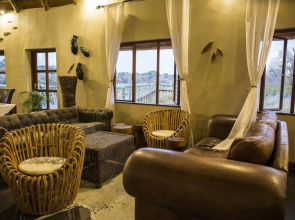 Hakusembe River Lodge