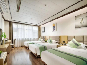 Ruijing Sunshine Hotel (Leshan Hi-tech Zone Ito Shihao Branch)