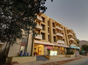 Capital O 40790 Hotel Triveni