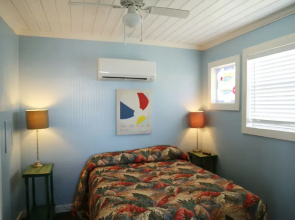 Blue Dolphin Inn and Cottages
