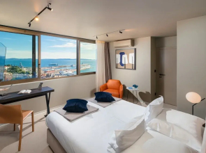 Royal Suites Sky