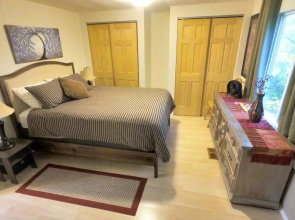Serene 2 Bedroom! Walk to Trails! Red Rock Mountain Views!