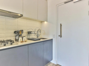 Stunning work pad on 1onAlbert- 601