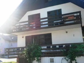 Jakelj Backpackers House
