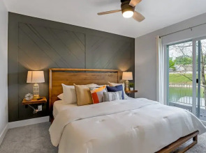 Amazing Lakefront Paradise With Perfect Location